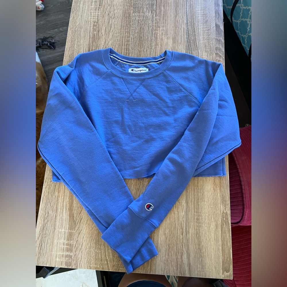 Champion women’s cropped sweatshirt, size small